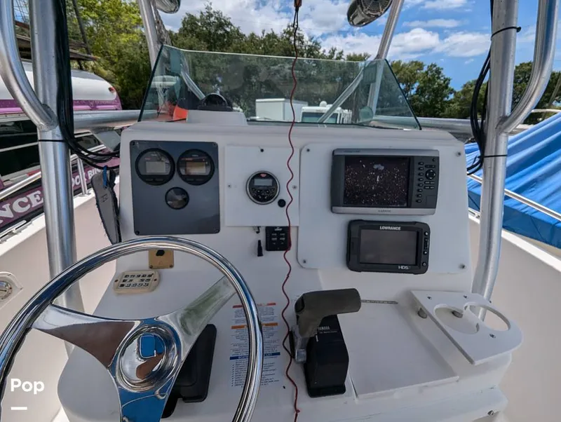 Slide: The Image of Robalo R230 Center Console 2005 - 14376820