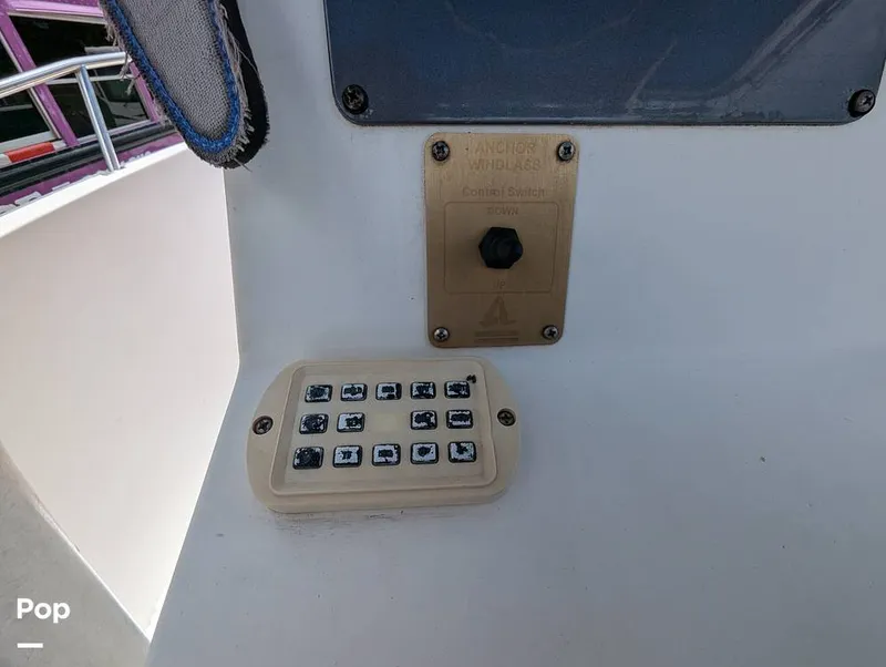 Slide: The Image of Robalo R230 Center Console 2005 - 14376827