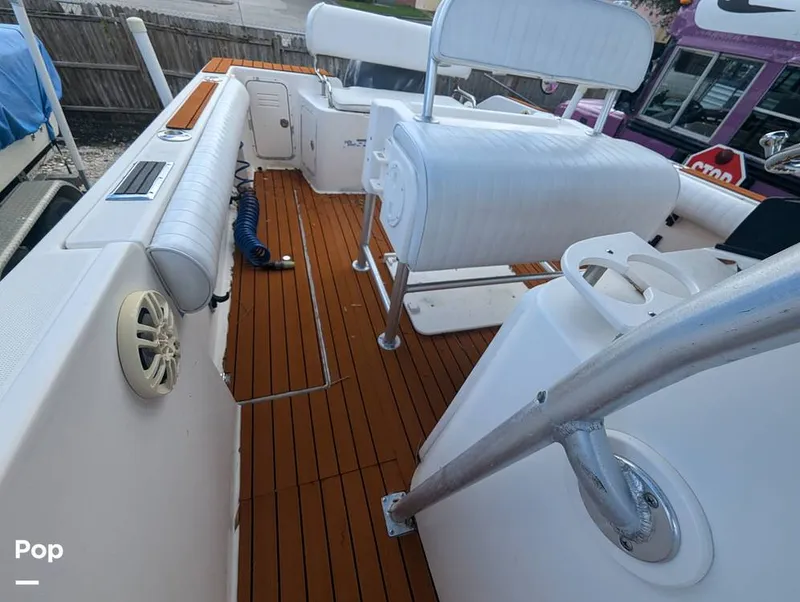 Slide: The Image of Robalo R230 Center Console 2005 - 14842879