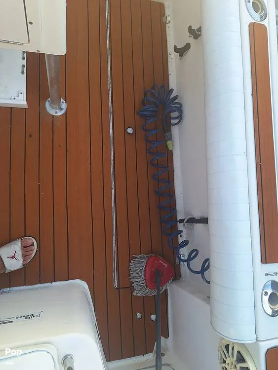 Slide: The Image of Robalo R230 Center Console 2005 - 14620120