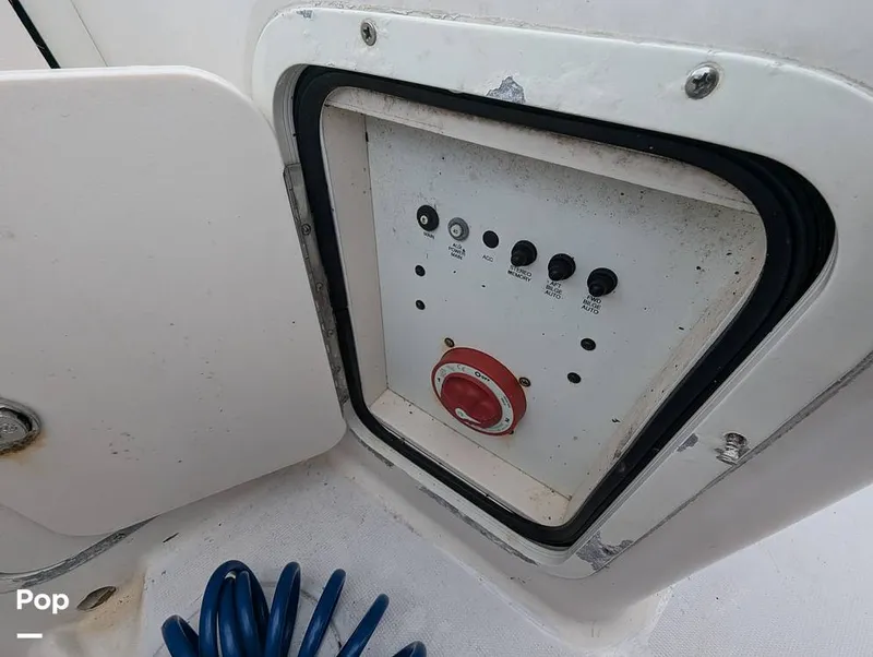 Slide: The Image of Robalo R230 Center Console 2005 - 14376848