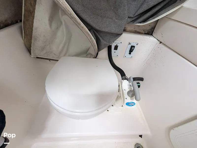 Slide: The Image of Robalo R230 Center Console 2005 - 14377016