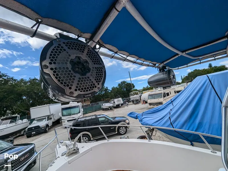 Slide: The Image of Robalo R230 Center Console 2005 - 14377021