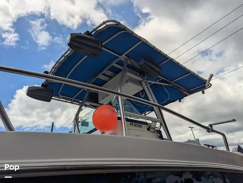 Slide: The Image of Robalo R230 Center Console 2005 - 14377040