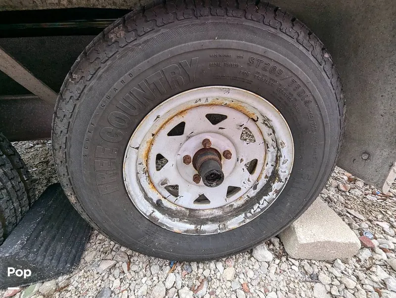 Slide: The Image of Robalo R230 Center Console 2005 - 14377048