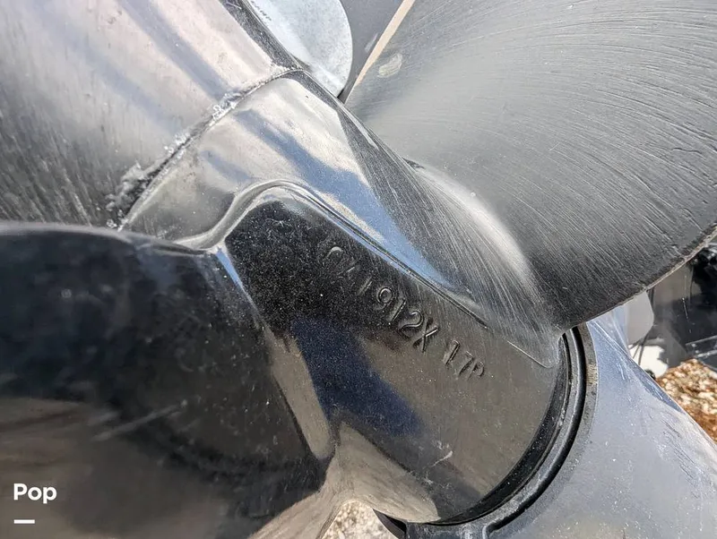 Slide: The Image of Robalo R230 Center Console 2005 - 14377057