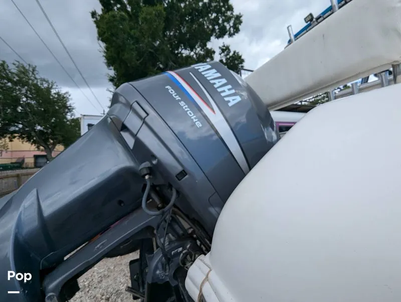 Slide: The Image of Robalo R230 Center Console 2005 - 14377123