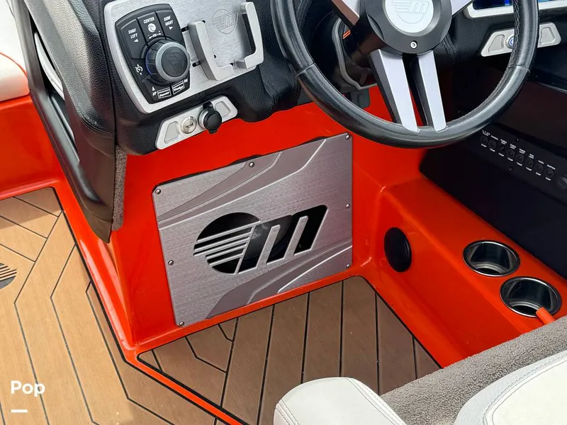 Slide: The Image of Malibu M235 2017 - 13992778