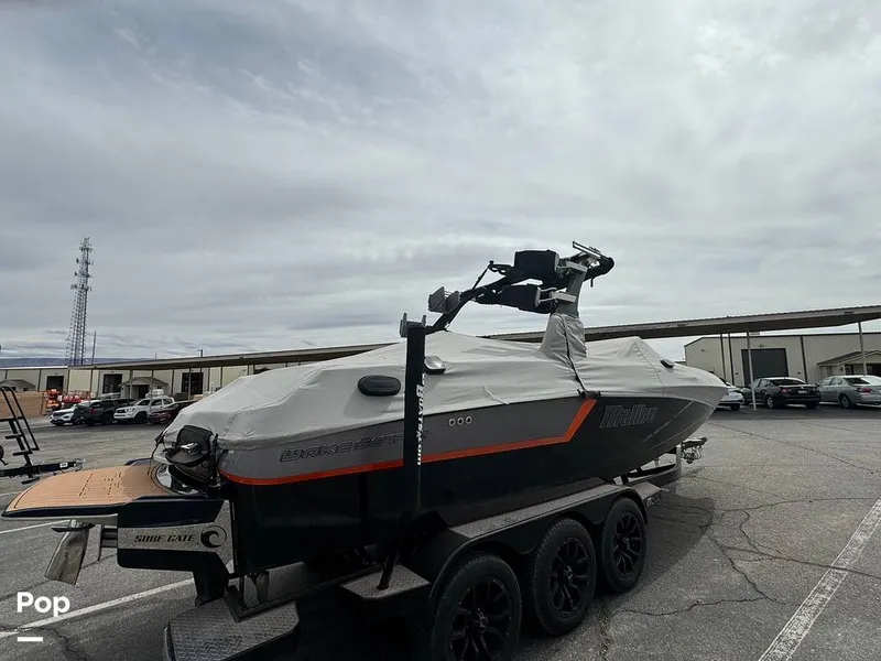 Slide: The Image of Malibu M235 2017 - 13992854