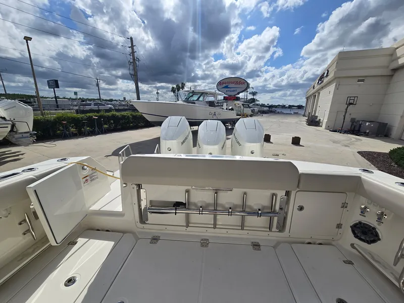 Slide: The Image of Boston Whaler 360 Outrage 2025 - 11
