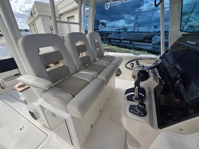 Slide: The Image of Boston Whaler 360 Outrage 2025 - 15
