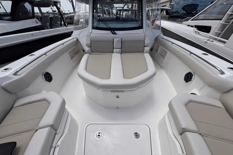 Slide: The Image of Boston Whaler 360 Outrage 2025 - 19