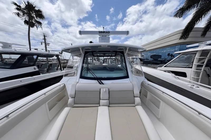 Slide: The Image of Boston Whaler 360 Outrage 2025 - 20