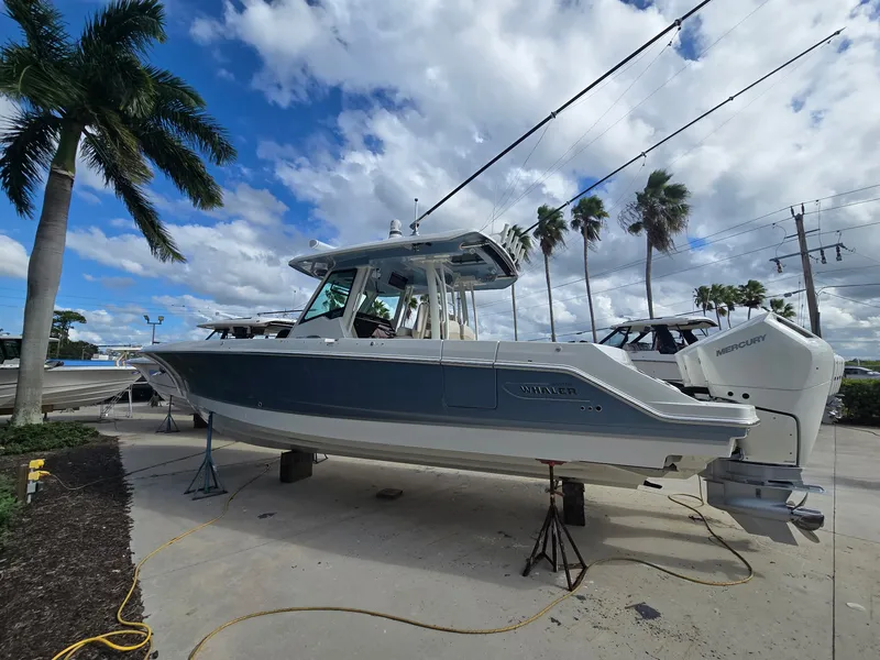 Slide: The Image of Boston Whaler 360 Outrage 2025 - 9