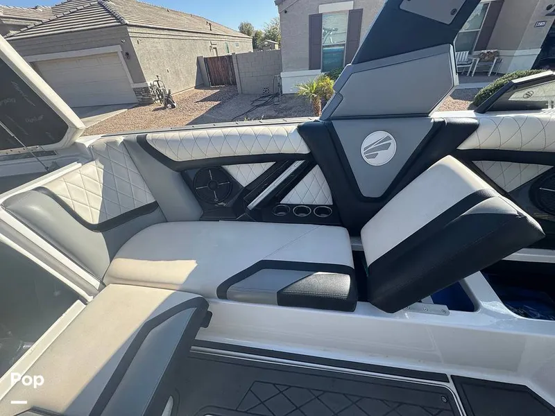 Slide: The Image of Tige 23 ZX 2020 - 15081649