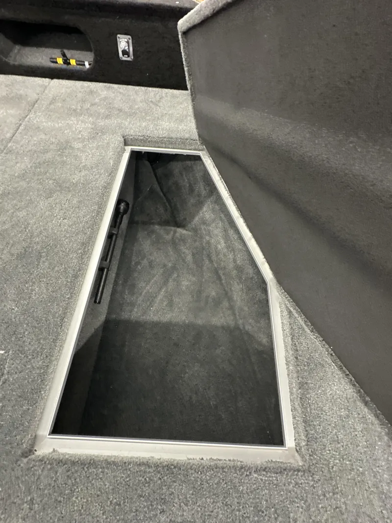 Slide: The Image of Smoker Craft ADV188T 2025 - 3