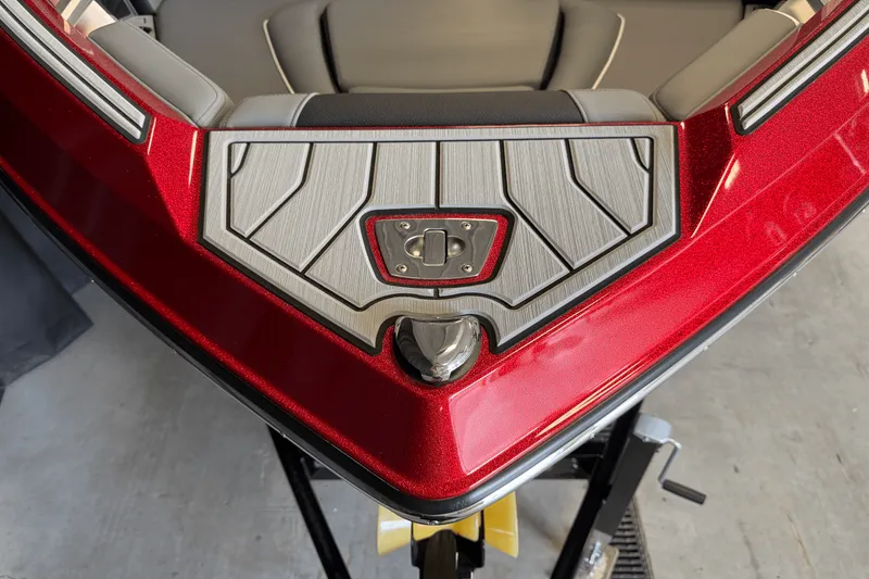 Slide: The Image of Nautique Super Air Nautique S23 2025 - 17
