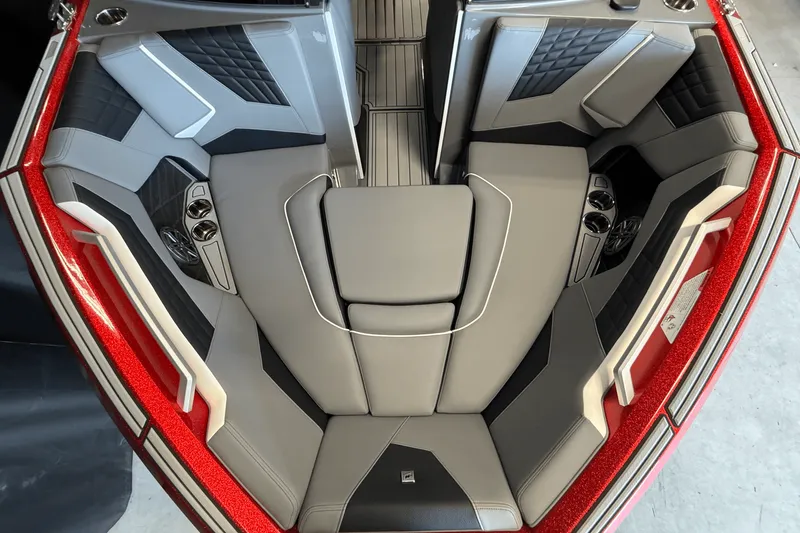 Slide: The Image of Nautique Super Air Nautique S23 2025 - 18