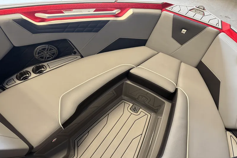 Slide: The Image of Nautique Super Air Nautique S23 2025 - 19