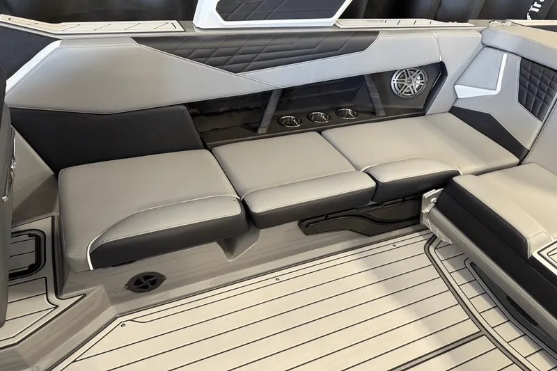 Slide: The Image of Nautique Super Air Nautique S23 2025 - 31