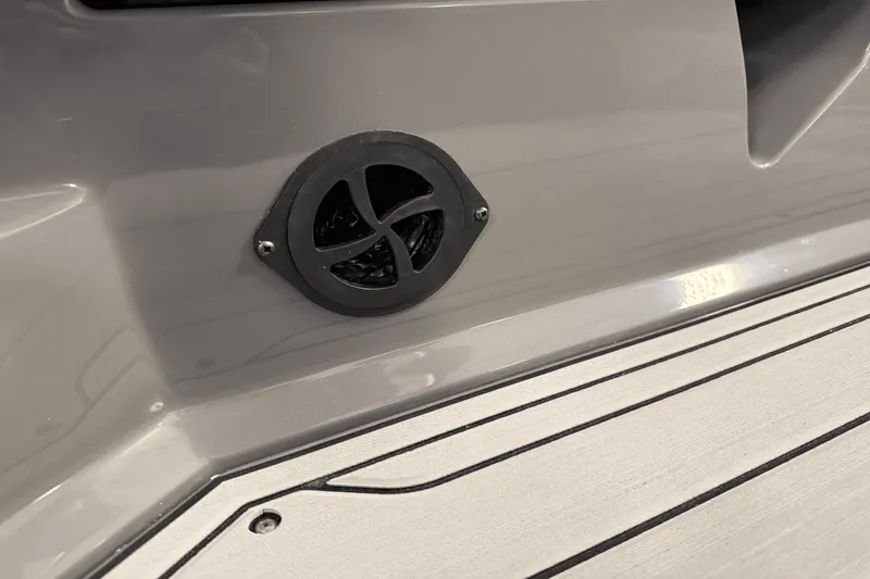 Slide: The Image of Nautique Super Air Nautique S23 2025 - 34