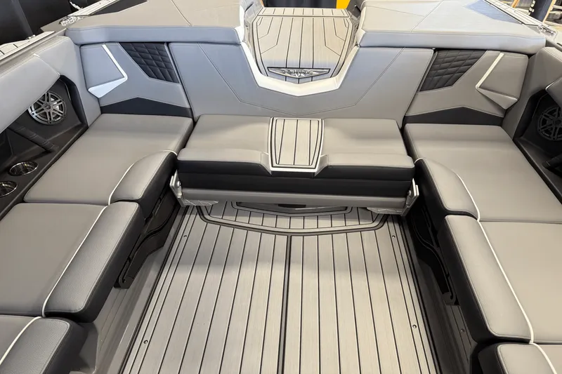 Slide: The Image of Nautique Super Air Nautique S23 2025 - 39