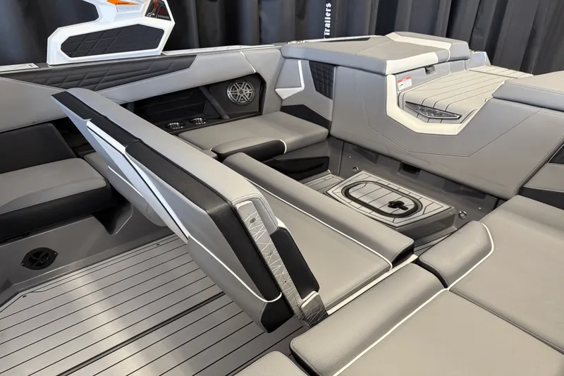 Slide: The Image of Nautique Super Air Nautique S23 2025 - 41