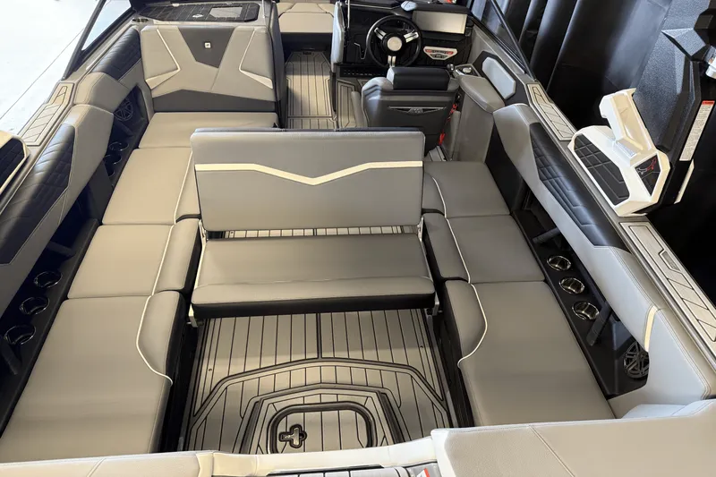 Slide: The Image of Nautique Super Air Nautique S23 2025 - 45
