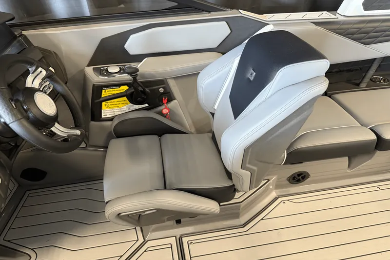 Slide: The Image of Nautique Super Air Nautique S23 2025 - 47