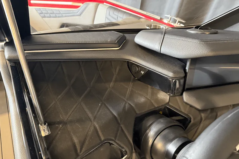 Slide: The Image of Nautique Super Air Nautique S23 2025 - 54