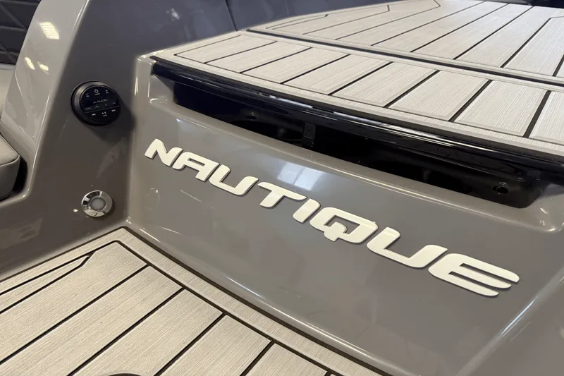 Slide: The Image of Nautique Super Air Nautique S23 2025 - 65