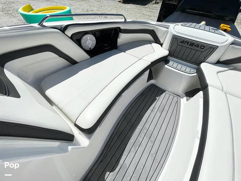 Slide: The Image of Bow Seating - 13992200