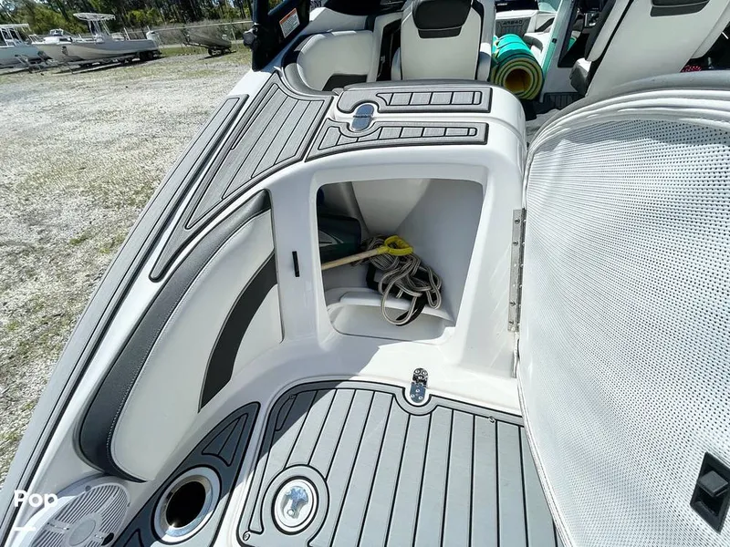 Slide: The Image of Fender Locker - 13992181