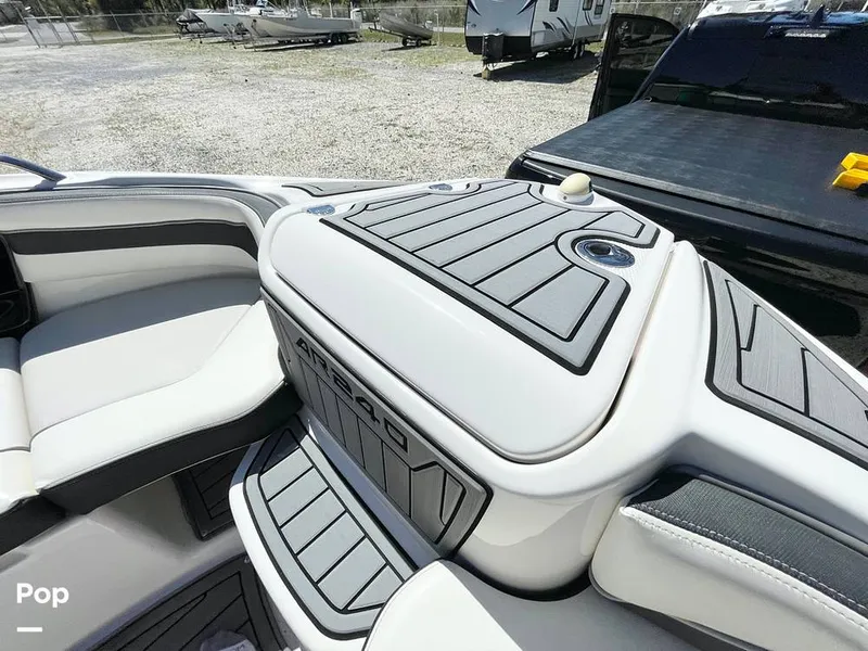 Slide: The Image of Anchor Locker - 13992204