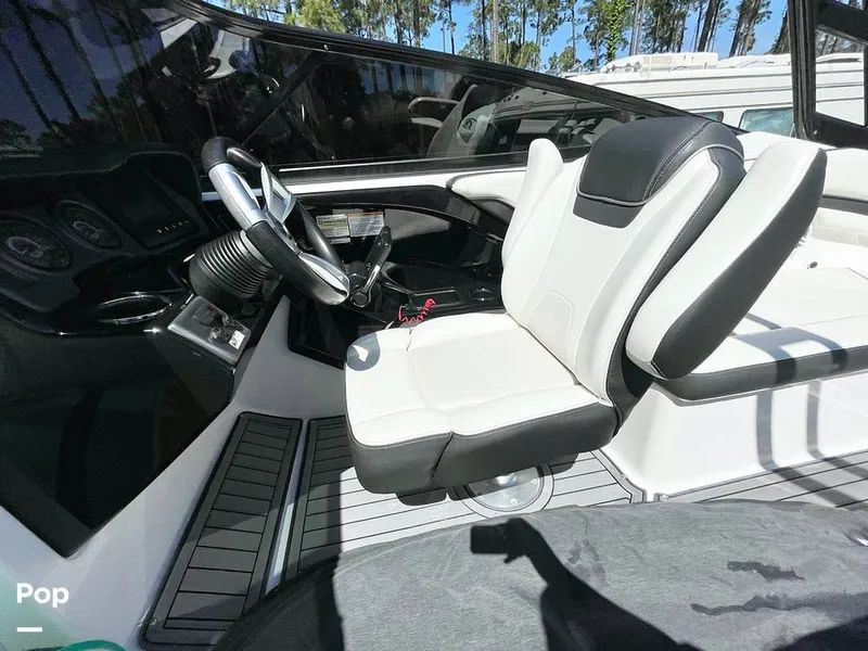 Slide: The Image of Captain's Chair - 13992187