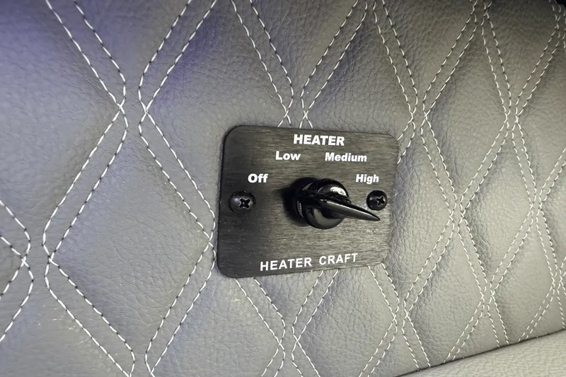 Slide: The Image of Sea Ray 400 SLX 2025 - 55