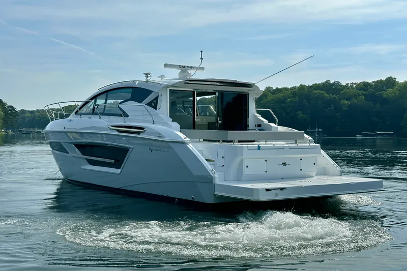 Slide: The Image of Cruisers Yachts 46 Cantius 2025 - 10
