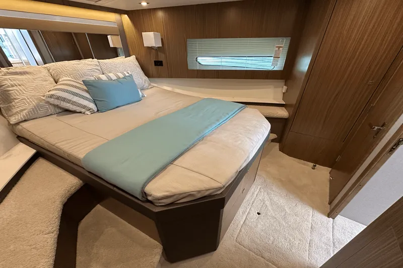 Slide: The Image of Cruisers Yachts 46 Cantius 2025 - 18
