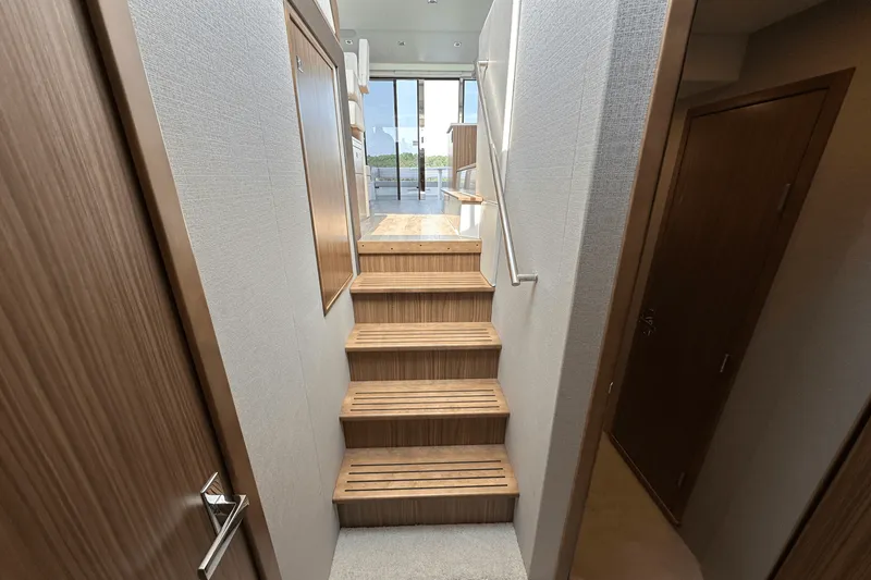 Slide: The Image of Cruisers Yachts 46 Cantius 2025 - 20