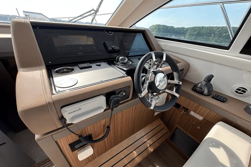 Slide: The Image of Cruisers Yachts 46 Cantius 2025 - 25