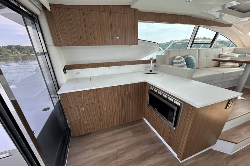 Slide: The Image of Cruisers Yachts 46 Cantius 2025 - 27