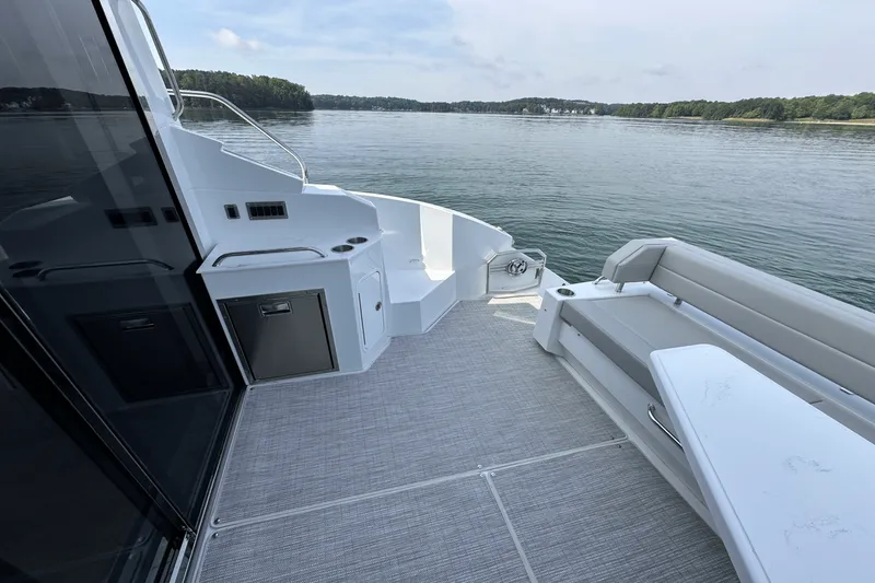 Slide: The Image of Cruisers Yachts 46 Cantius 2025 - 30