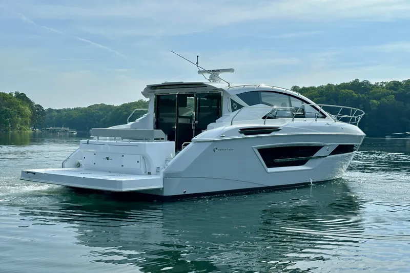 Slide: The Image of Cruisers Yachts 46 Cantius 2025 - 8