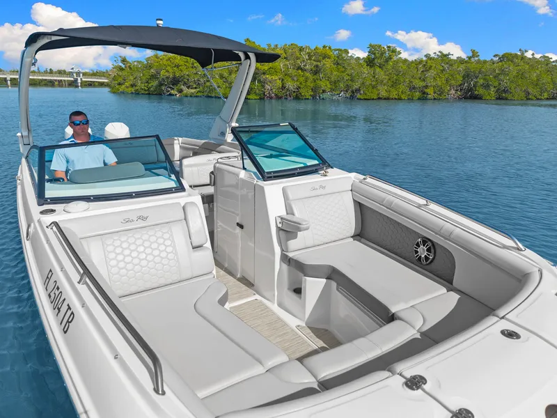 Slide: The Image of Sea Ray 290 SDX OUTBOARD 2021 - 12