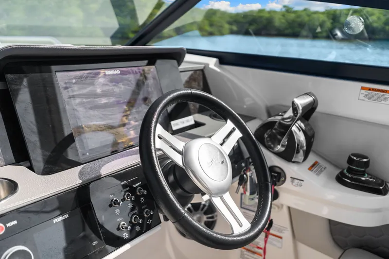 Slide: The Image of Sea Ray 290 SDX OUTBOARD 2021 - 20