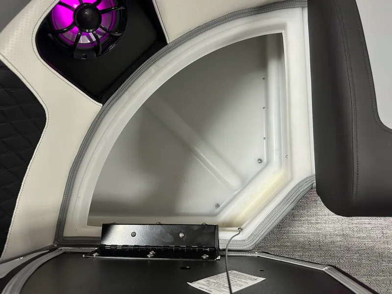 Slide: The Image of Premier 230 SOLARIS 2026 - 81