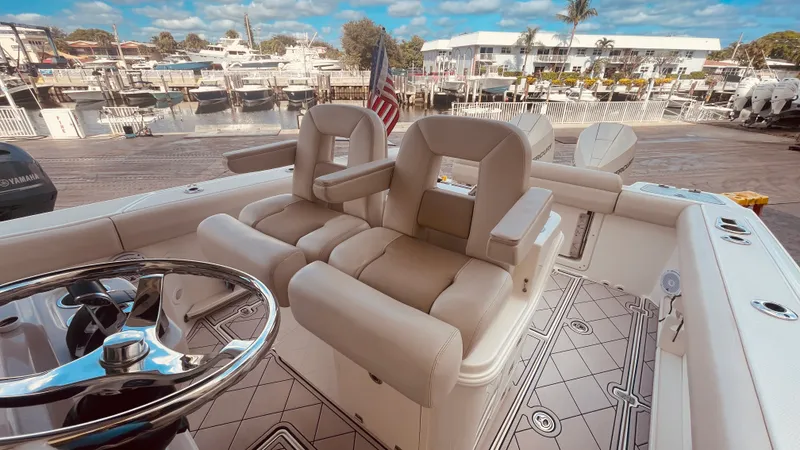 Slide: The Image of Boston Whaler 280 OUTRAGE 2019 - 29