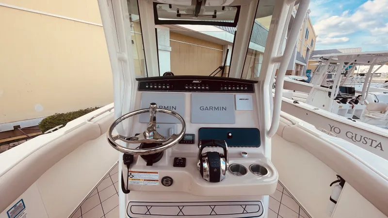 Slide: The Image of Boston Whaler 280 OUTRAGE 2019 - 30