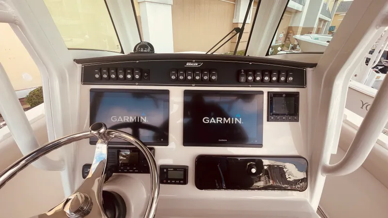 Slide: The Image of Boston Whaler 280 OUTRAGE 2019 - 33