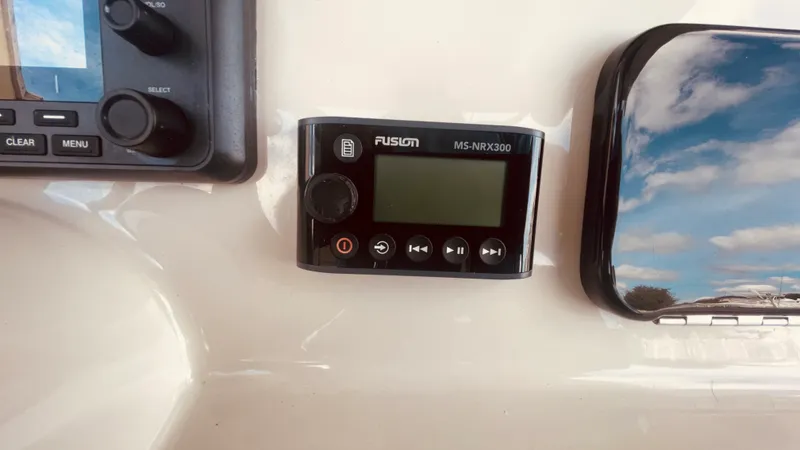 Slide: The Image of Boston Whaler 280 OUTRAGE 2019 - 38